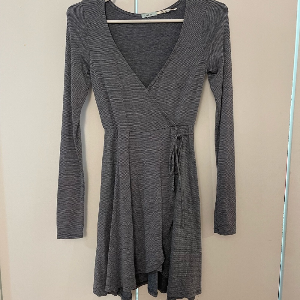 Urban outfitters- Kimchi Blue blue/white striped wrap dress